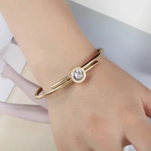 Fashion Round Zircon 18K Gold Plated Titanium Steel Bangle